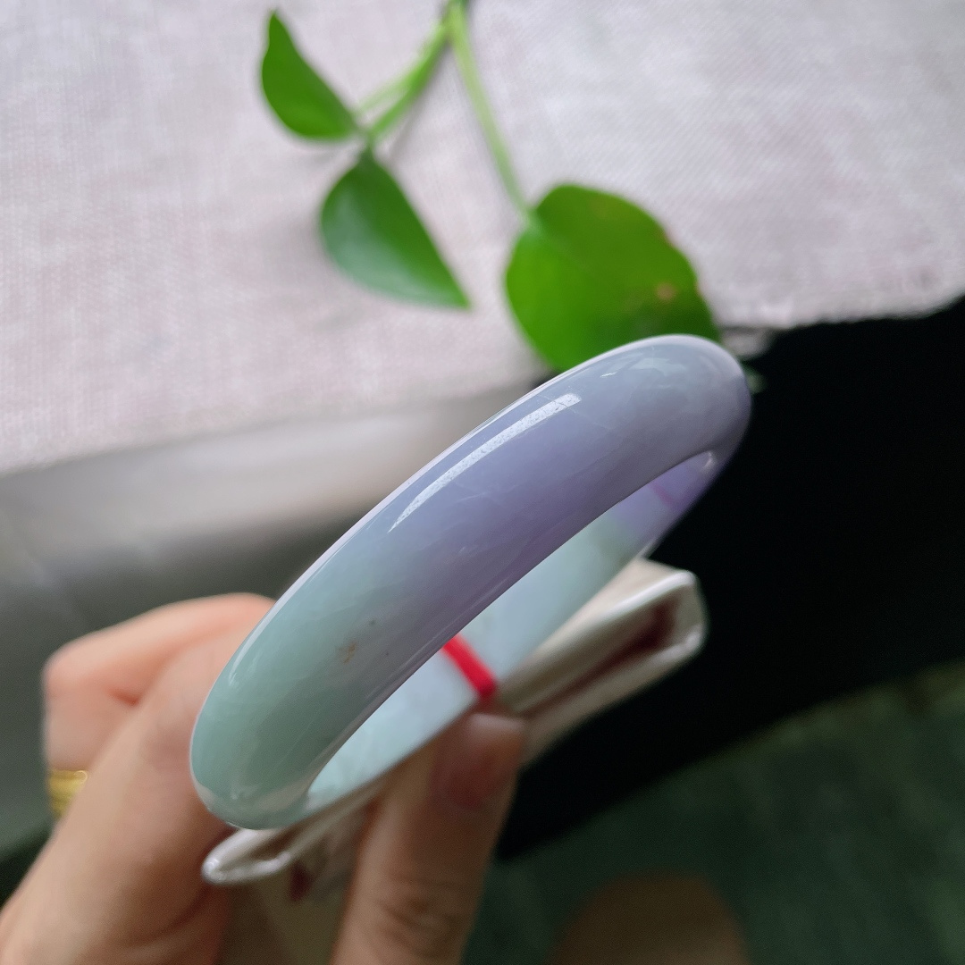 56/12.6/8.8，正圈，淡绿搭配，春意阑珊，妩媚多姿，有纹，55240a