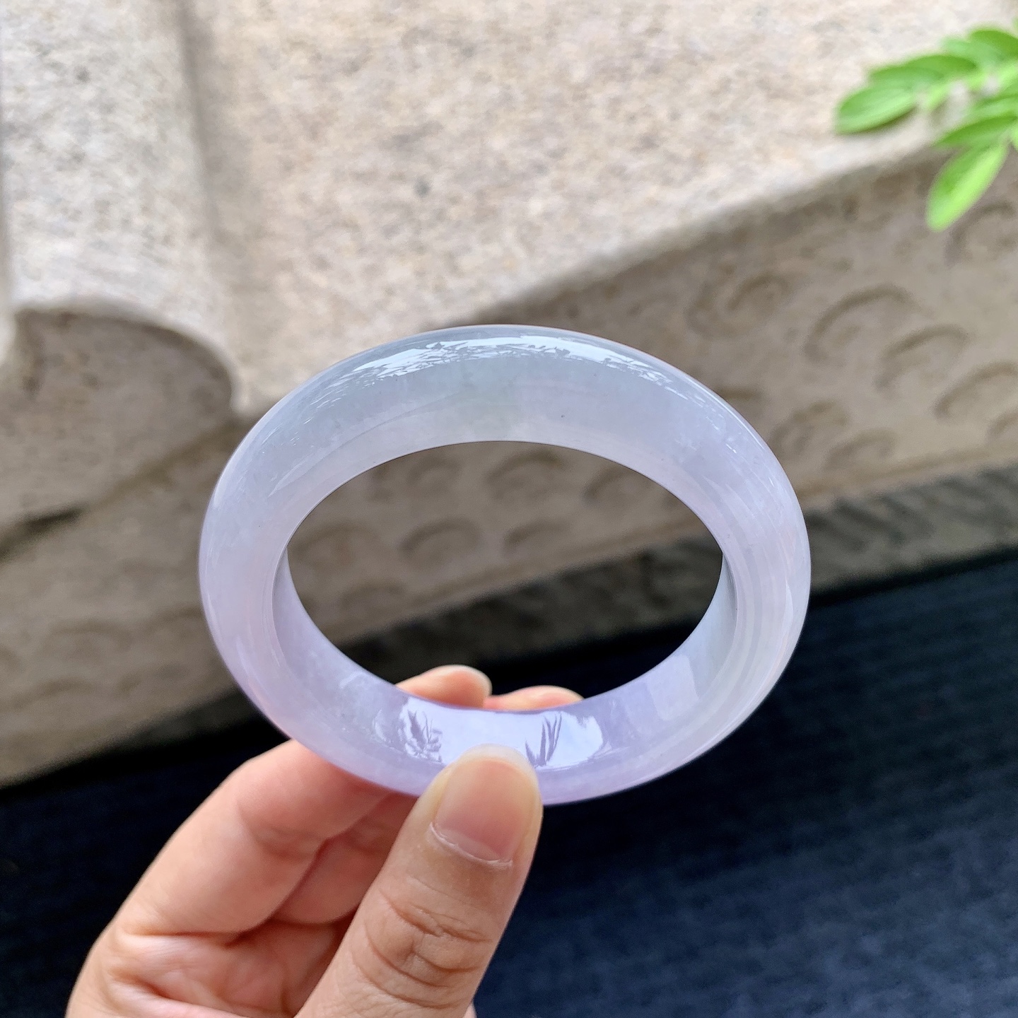 正圈51 52，圈口52/12.4/9，编码HW073138，描述糯冰紫罗兰，水润，种老，细腻，无裂。