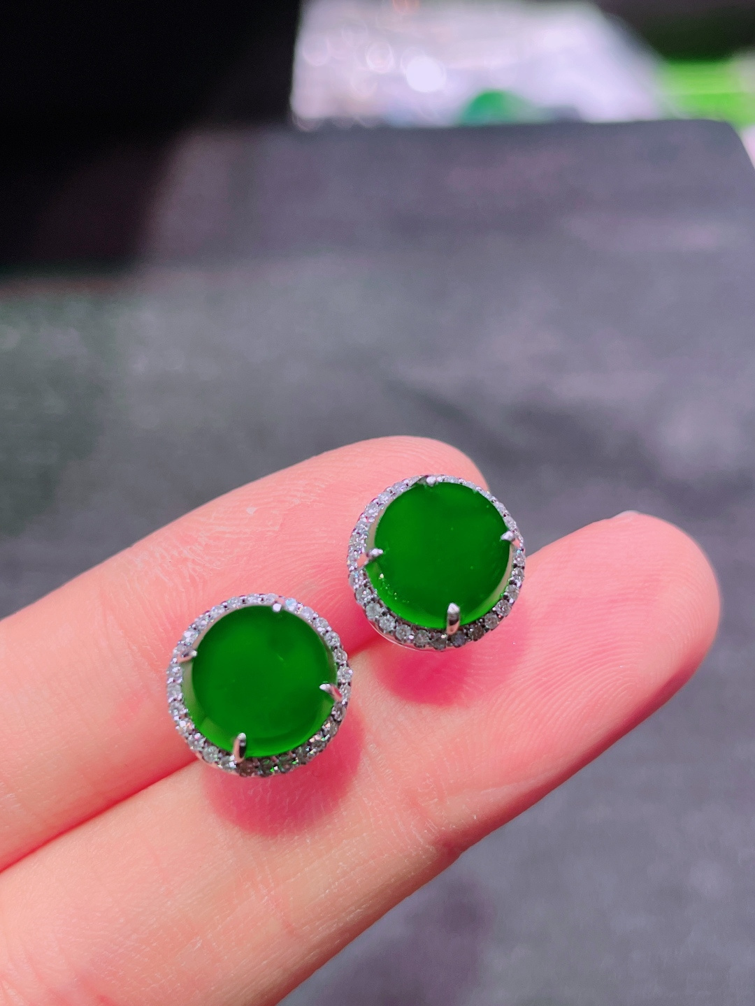 ️高冰绿平安扣耳钉 晶莹剔透，新颖时尚，品相，9-4