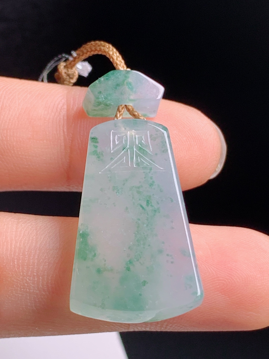️ 冰种飘绿无事牌，飘花肆意自然灵动，形制规整简约