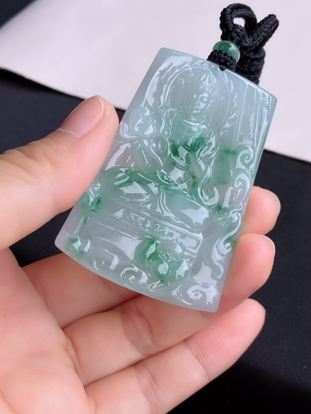 冰飘花大势至菩萨，晶莹剔透，花色清爽，尺寸60/42/5.7/自然光实拍