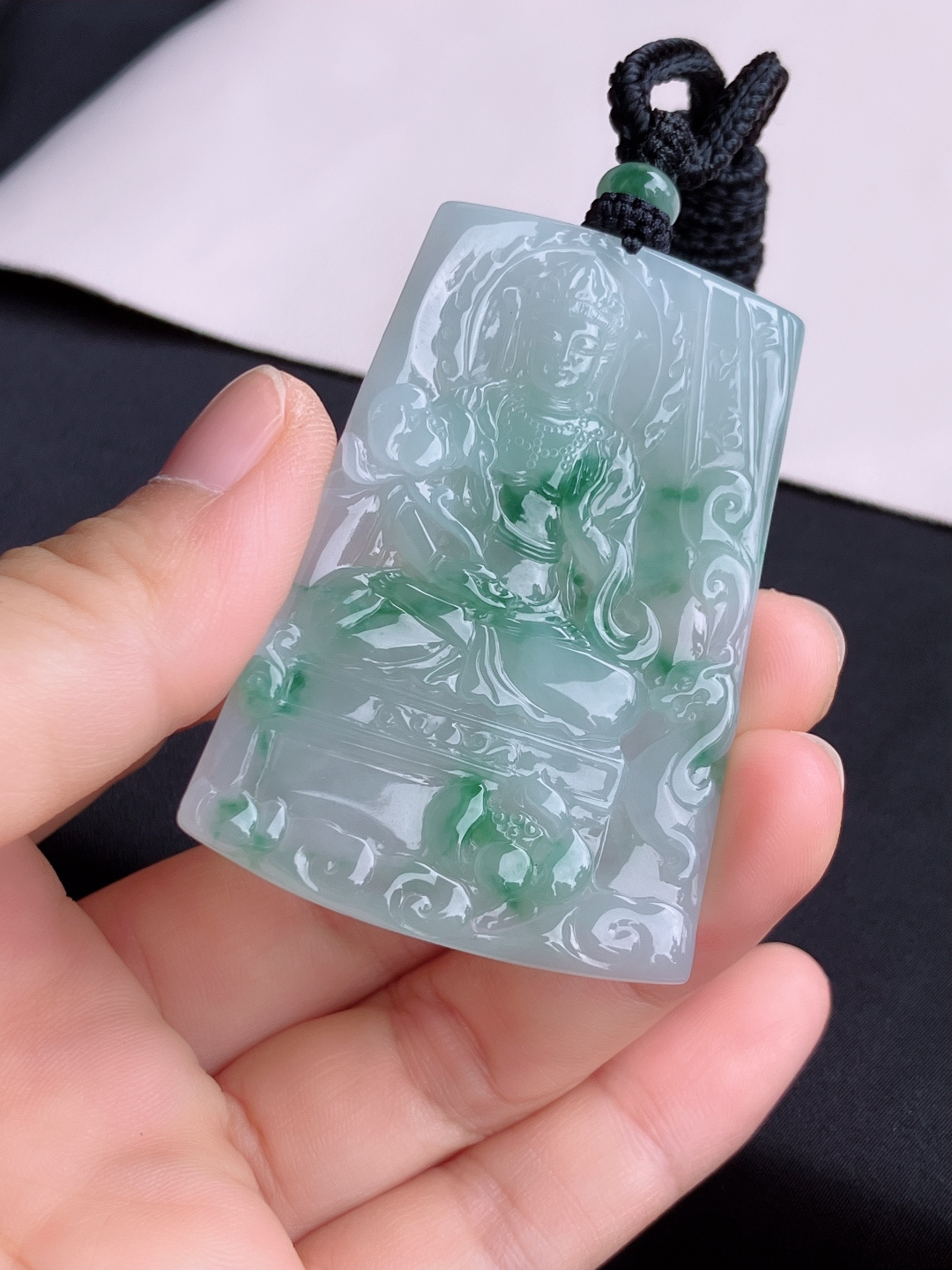 冰飘花大势至菩萨，晶莹剔透，花色清爽，尺寸60/42/5.7/自然光实拍