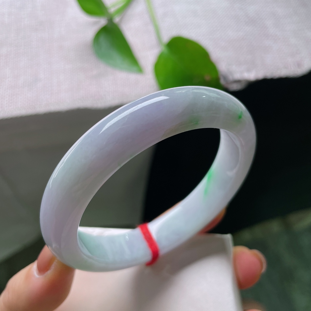 58.1/13.3/9，春彩正圈，皮纹，紫韵柔和，翠色鲜亮，撞色清新雅致，上手亮眼温柔。ss53172a