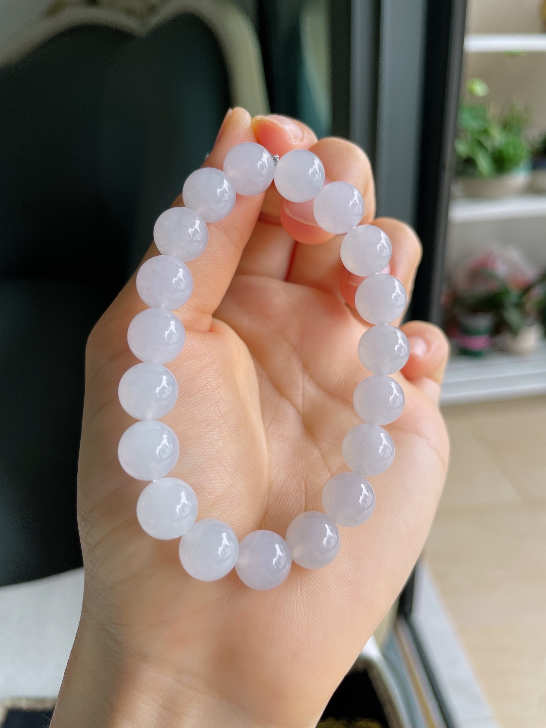 缅甸天然翡翠A货，白冰手串，尺寸：10mm。【编4457】