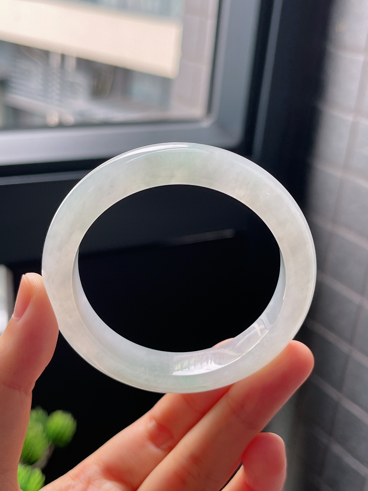 圈口51.5，冰糯种淡绿色翡翠正圈手镯
