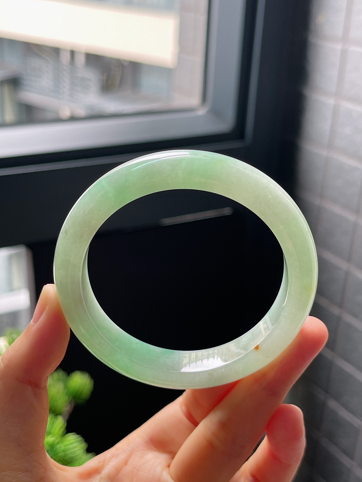 圈口55.7，冰糯种绿色翡翠正圈手镯