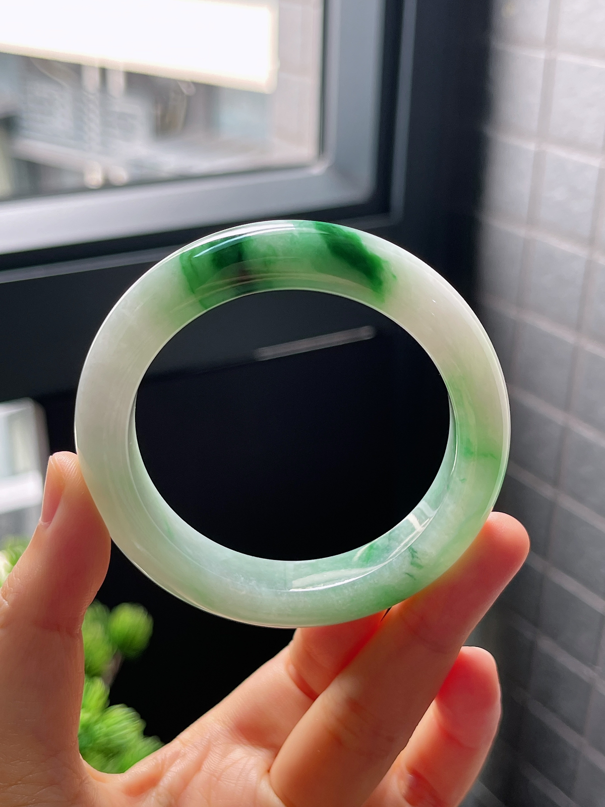 圈口51.8，糯化种飘花阳绿正圈翡翠手镯