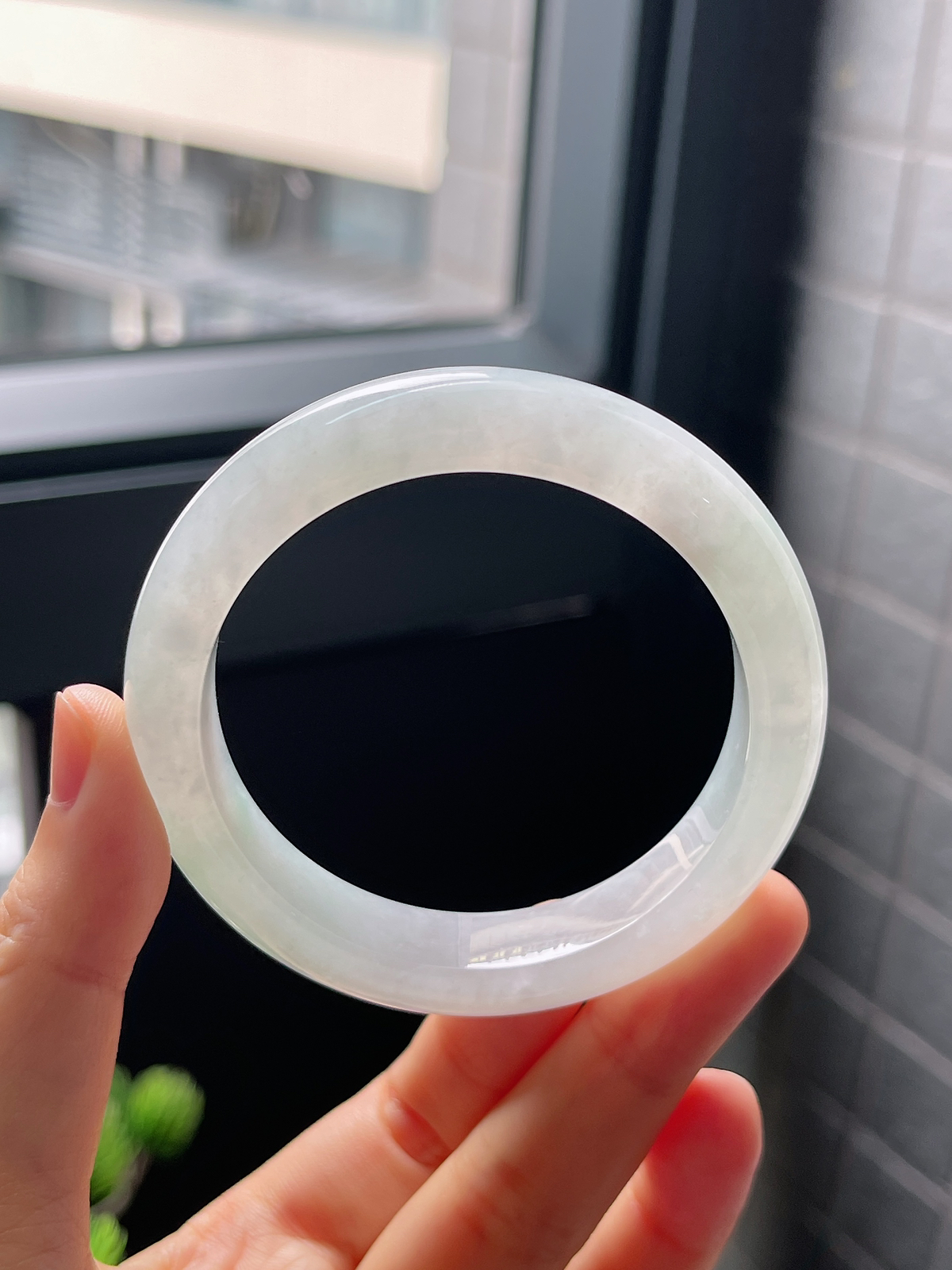 圈口51.5，冰糯种淡绿色翡翠正圈手镯