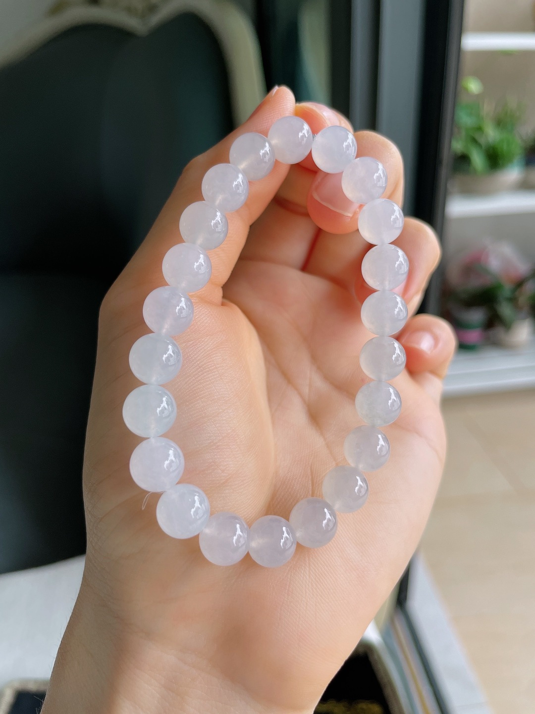 缅甸天然翡翠A货，白冰手串，尺寸：8.6mm。【编4452】