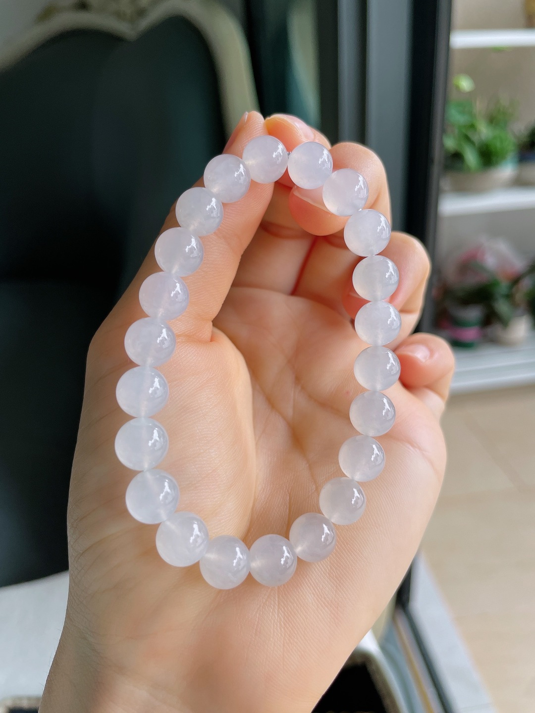 缅甸天然翡翠A货，白冰手串，尺寸：8.6mm。【编4454】