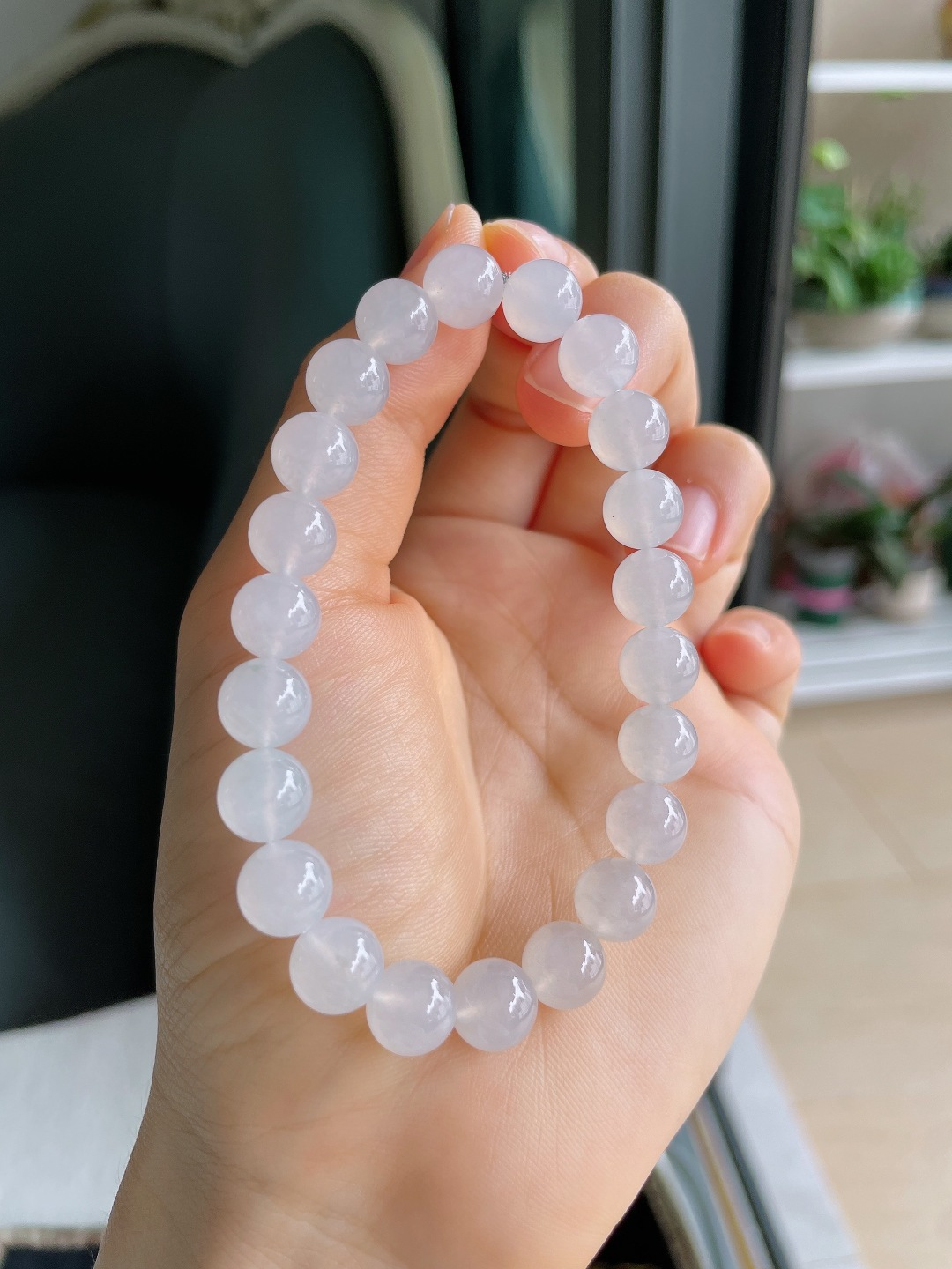 缅甸天然翡翠A货，白冰手串，尺寸：8.6mm。【编4453】
