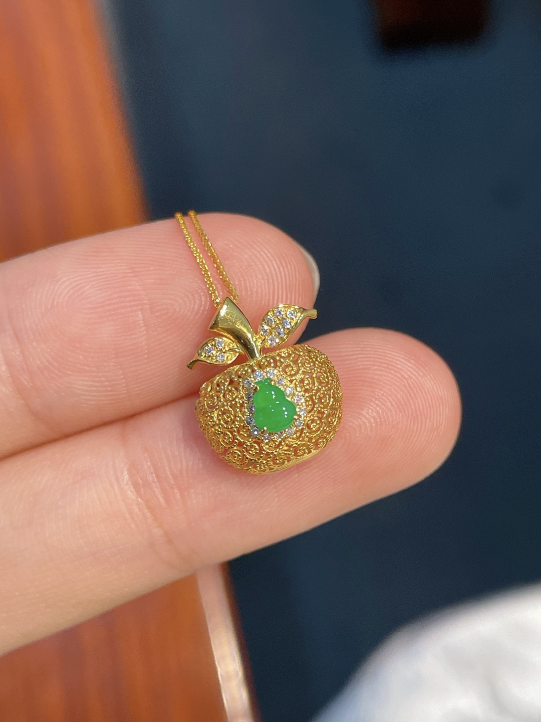 ️阳绿葫芦锁骨链  18k金镶嵌