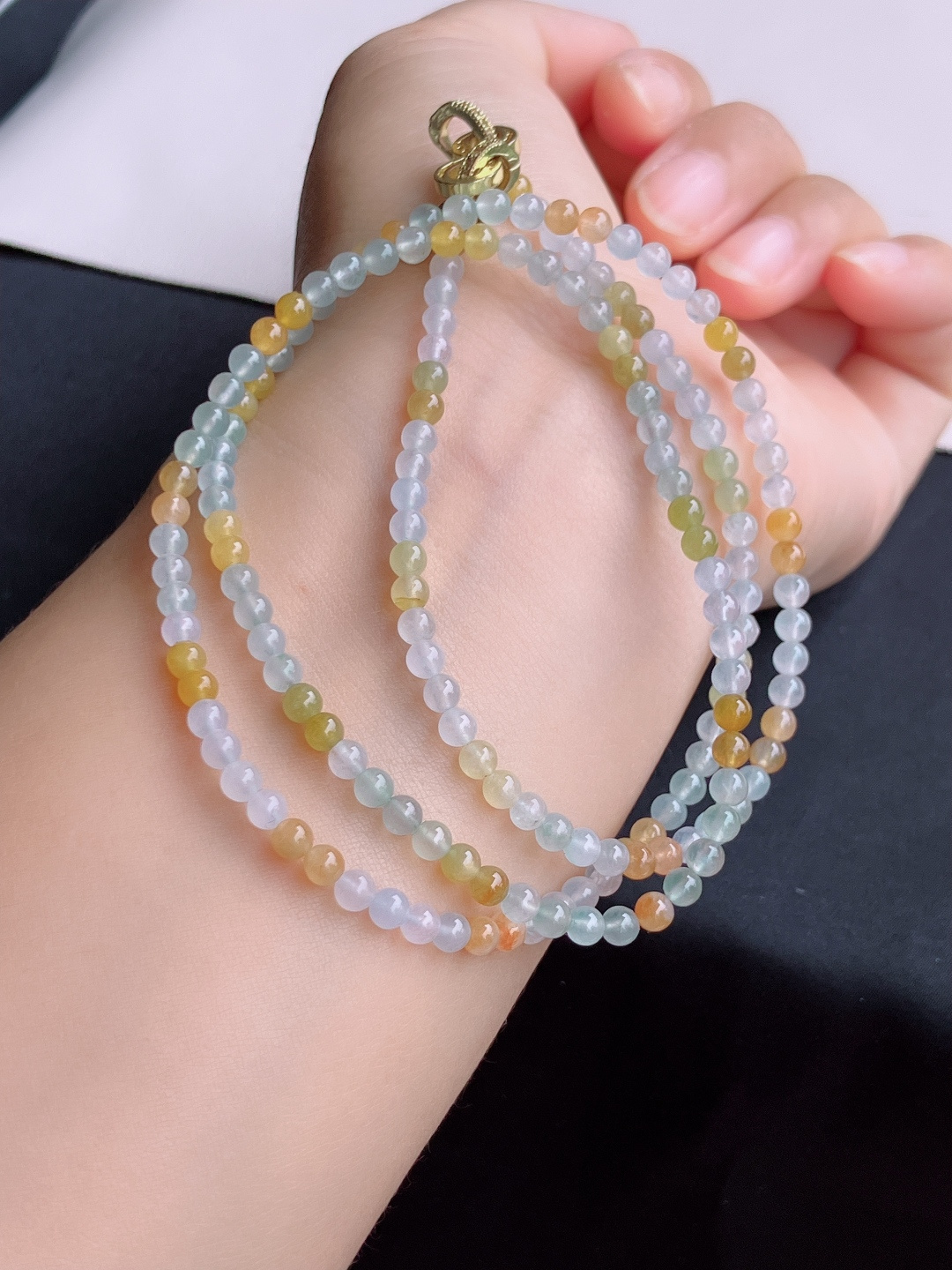 双彩珠链，晶莹剔透，尺寸3.8/3圈半，自然光实拍