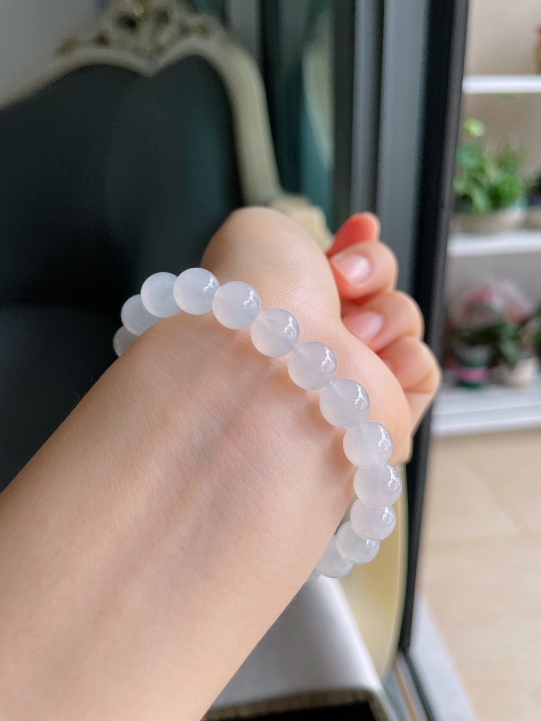 缅甸天然翡翠A货，白冰手串，尺寸：8.6mm。【编4453】