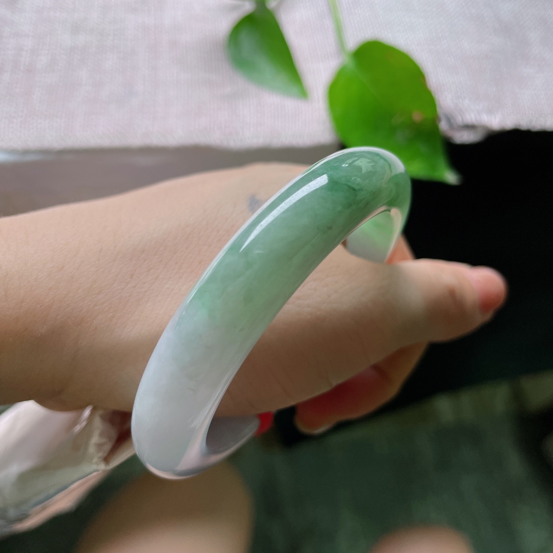 54.5/12.4/9.6油青正圈，水润细腻，皮纹，半山水有相逢，贵气，55204