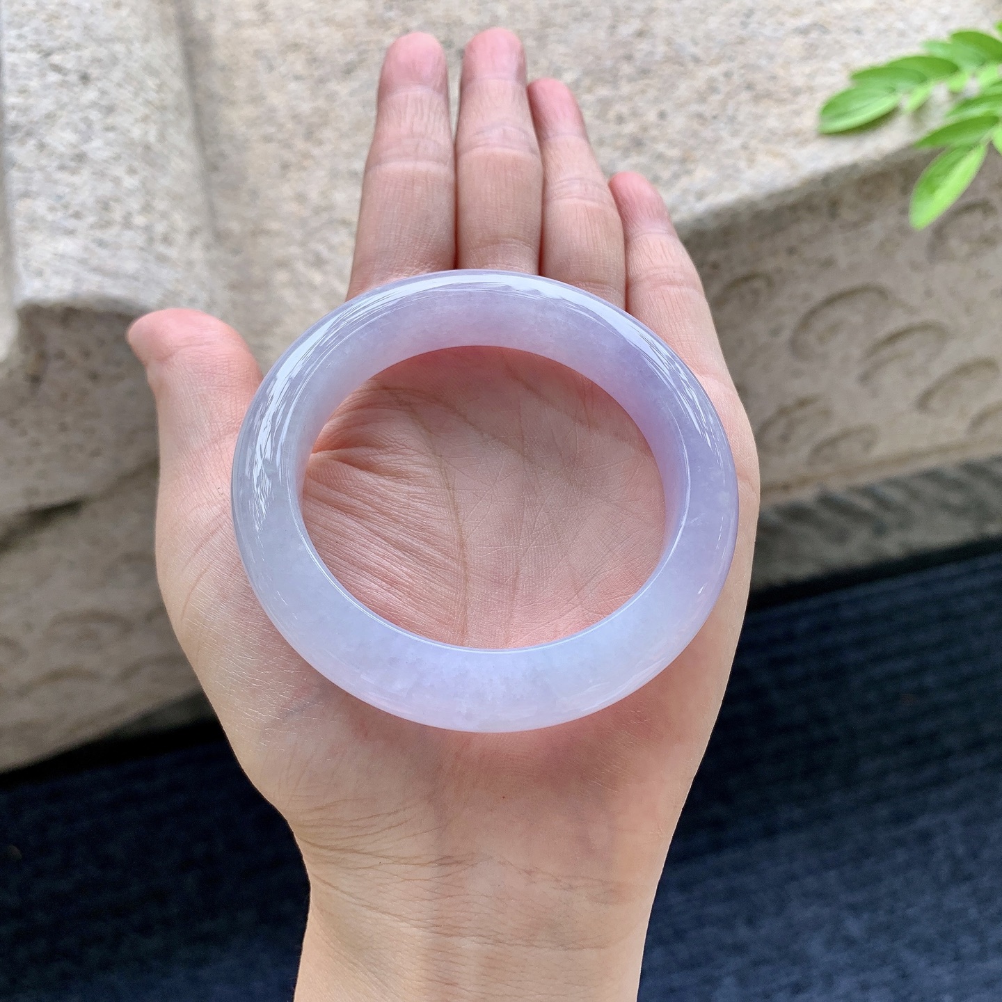 正圈51 52，圈口52/12.4/9，编码HW073138，描述糯冰紫罗兰，水润，种老，细腻，无裂。