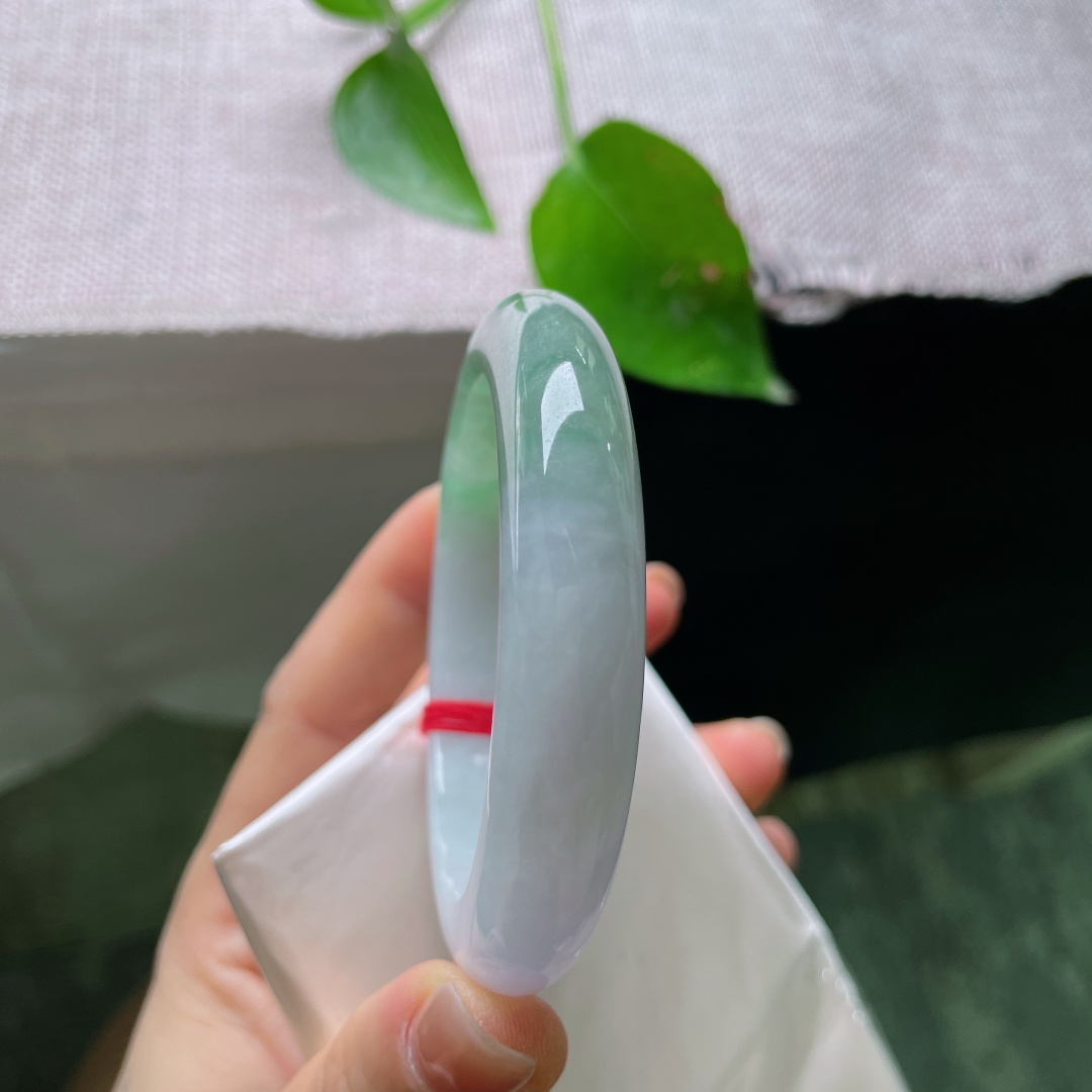 54.5/12.4/9.6油青正圈，水润细腻，皮纹，半山水有相逢，贵气，55204