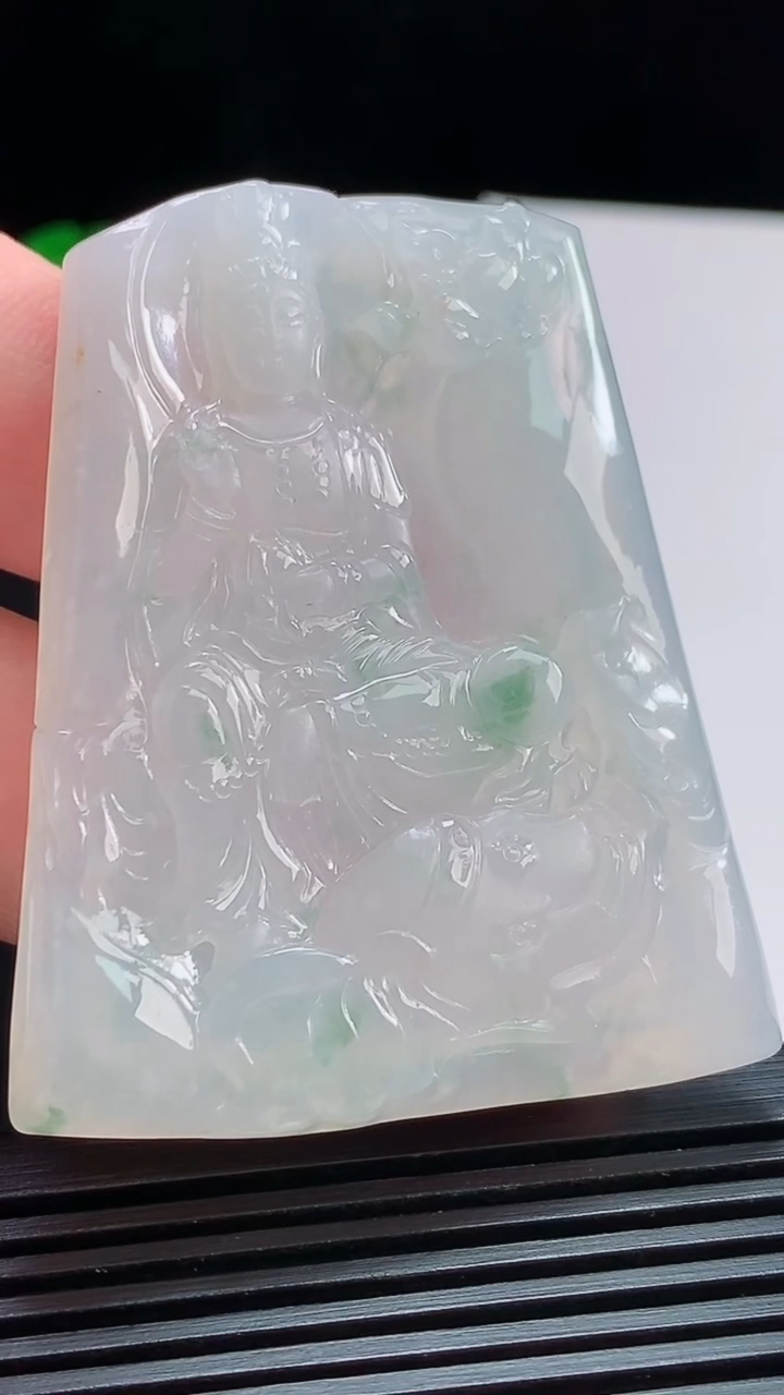 天然A货翡翠飘花普贤菩萨吊坠，尺寸55-44.5-5.2 重量:28.25g
8月1日