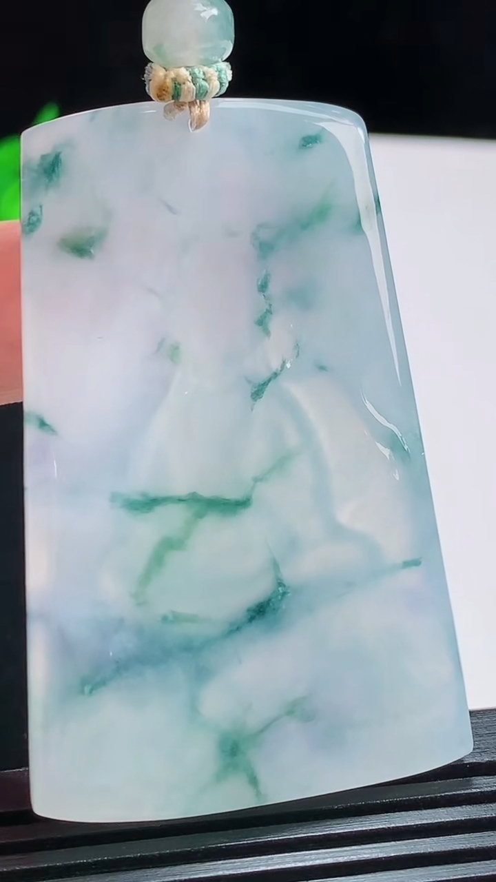 天然A货翡翠种紫罗兰 飘花普贤菩萨吊坠，尺寸57.5-36-5.8 重量:33.17g
8月1日