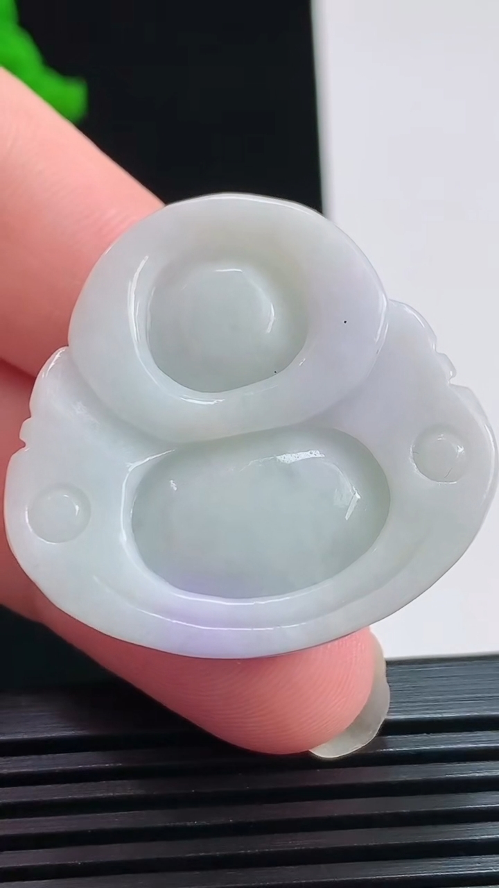 天然A货翡翠紫罗兰佛公吊坠，尺寸34-35-12.2 重量:22.24g
8月1日
