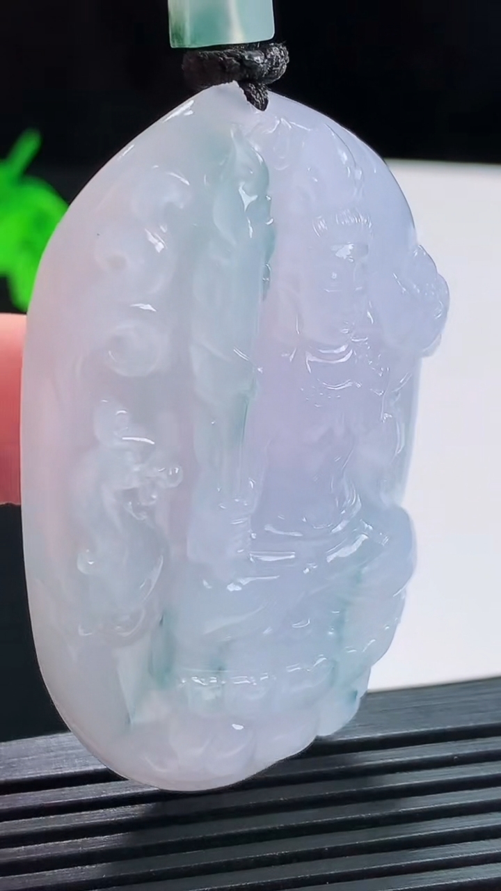 天然A货翡翠种紫罗兰 飘花虚空藏菩萨吊坠，尺寸58.6-34-12 重量:52.58g
8月1日