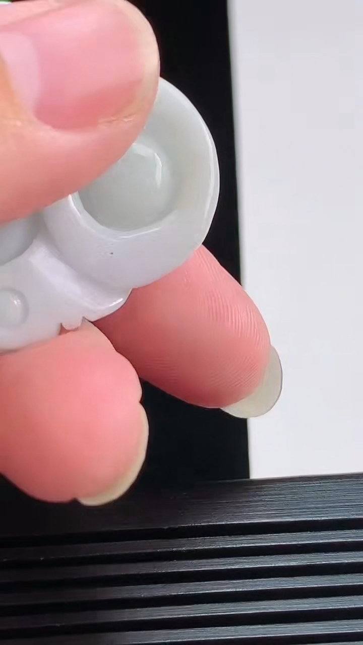 天然A货翡翠紫罗兰佛公吊坠，尺寸34-35-12.2 重量:22.24g
8月1日