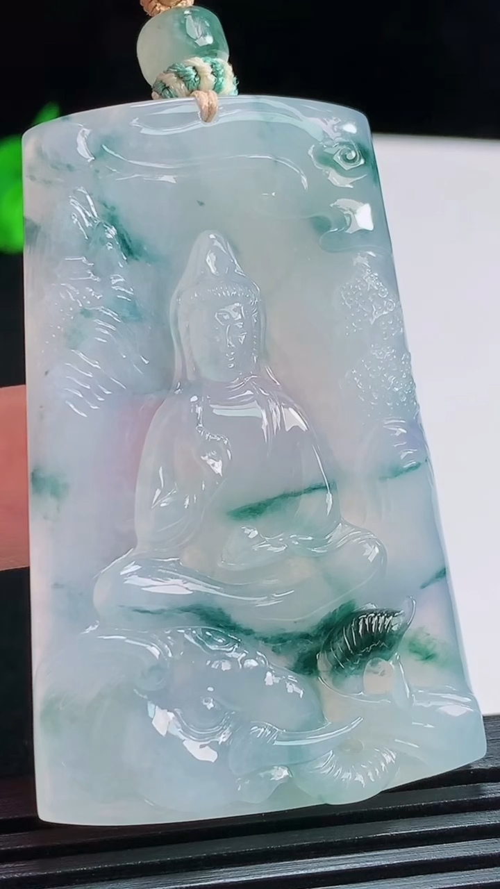 天然A货翡翠种紫罗兰 飘花普贤菩萨吊坠，尺寸57.5-36-5.8 重量:33.17g
8月1日