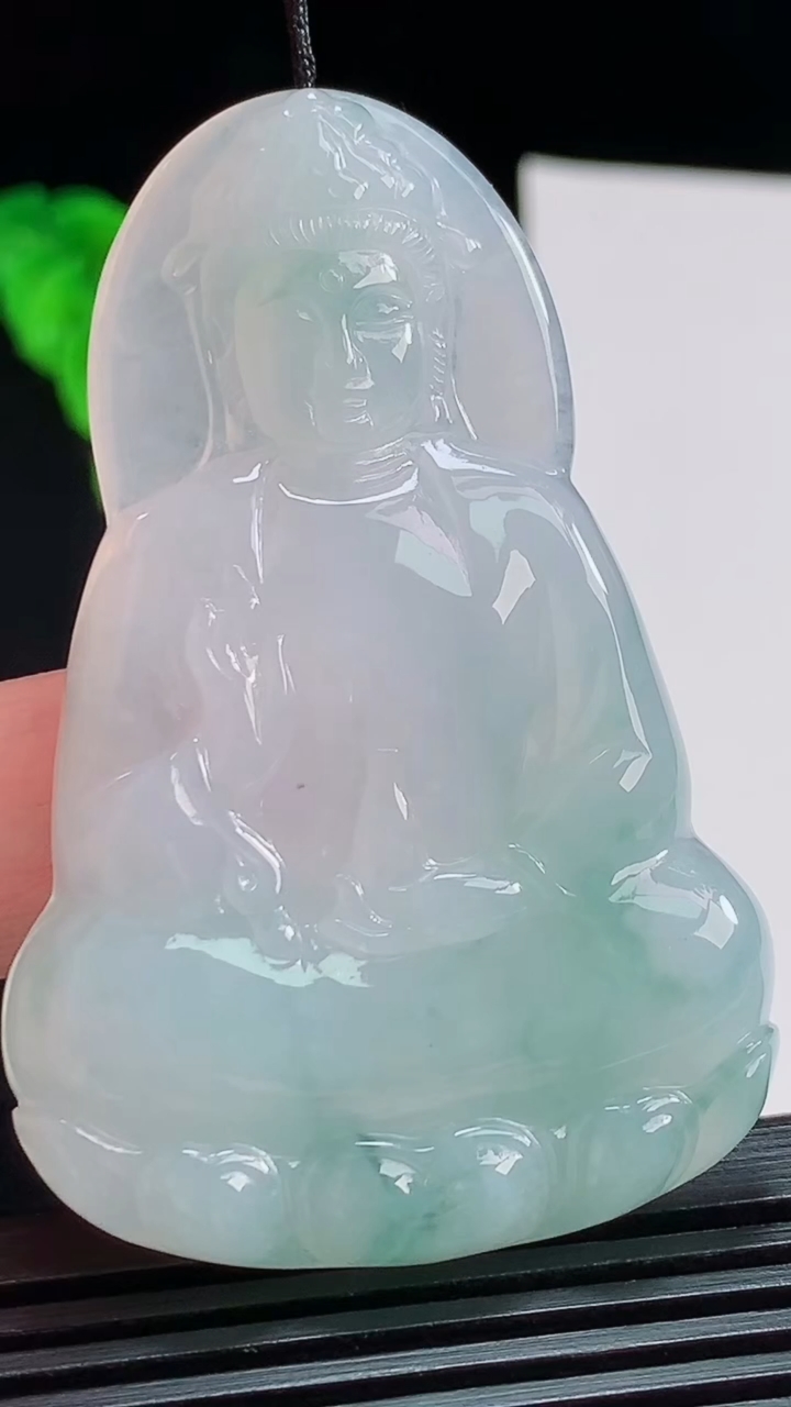 天然A货翡翠飘花素衣观音吊坠，尺寸60-39-6 重量:24.53g
8月1日