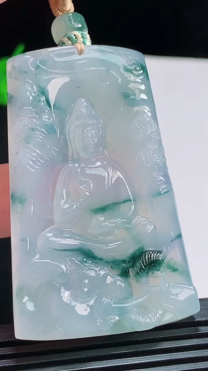 天然A货翡翠种紫罗兰 飘花普贤菩萨吊坠，尺寸57.5-36-5.8 重量:33.17g
8月1日