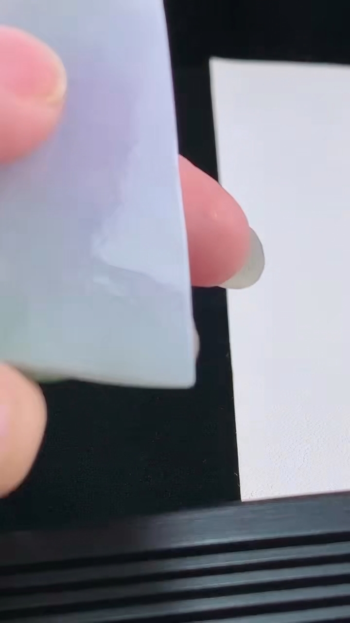 天然A货翡翠春带彩 紫罗兰生肖虎牌吊坠，尺寸56-40.8-10 重量:41.39g
8月1日