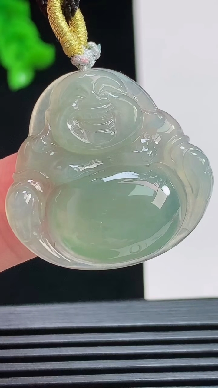 天然A货翡翠佛公吊坠，尺寸27-29-5.5 重量:6.31g
8月1日