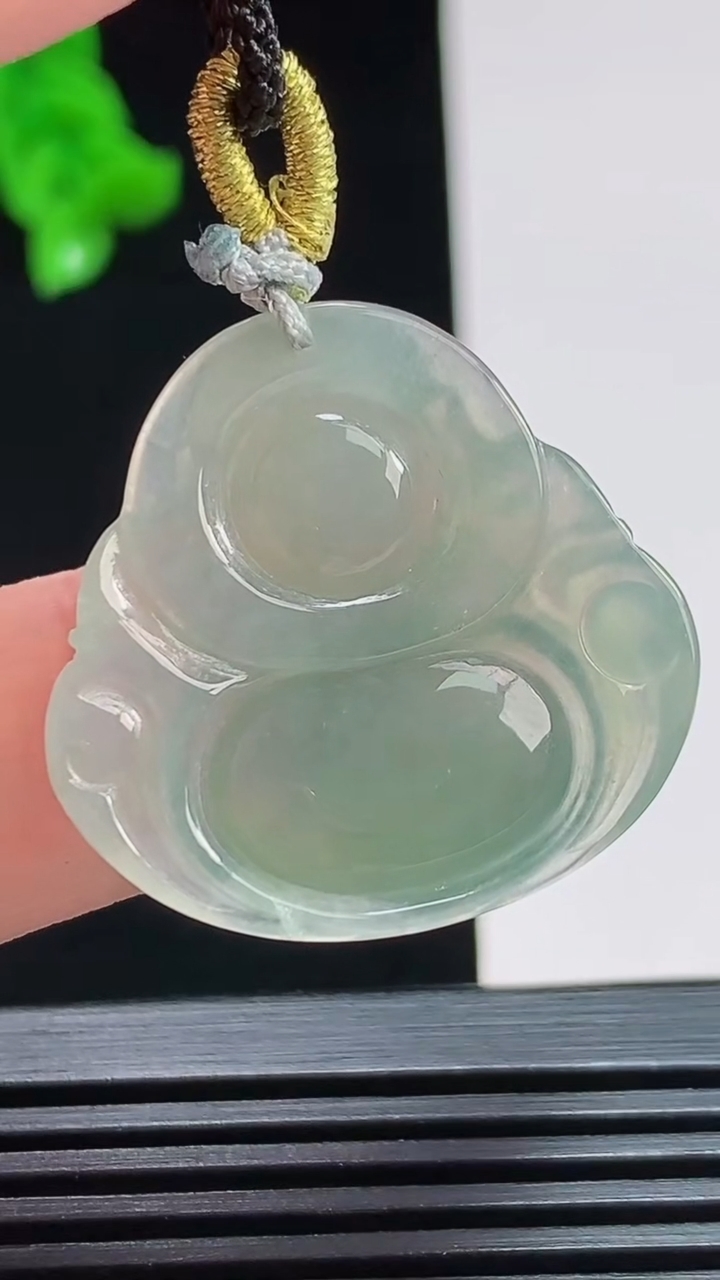 天然A货翡翠佛公吊坠，尺寸27-29-5.5 重量:6.31g
8月1日