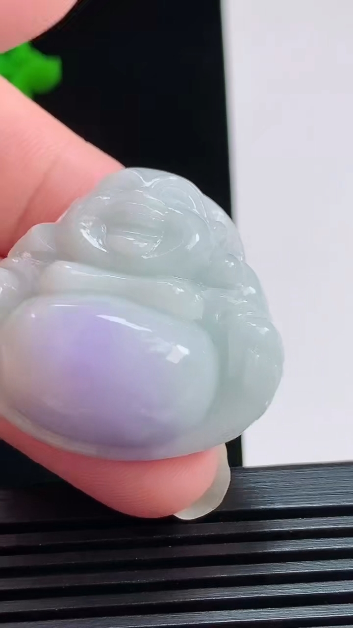 天然A货翡翠紫罗兰佛公吊坠，尺寸34-35-12.2 重量:22.24g
8月1日