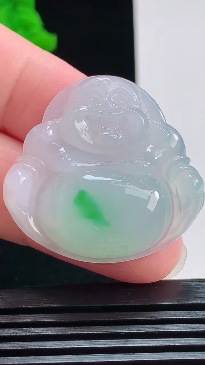 天然A货翡翠佛公吊坠，尺寸33-35-6 重量:10.60g
8月1日