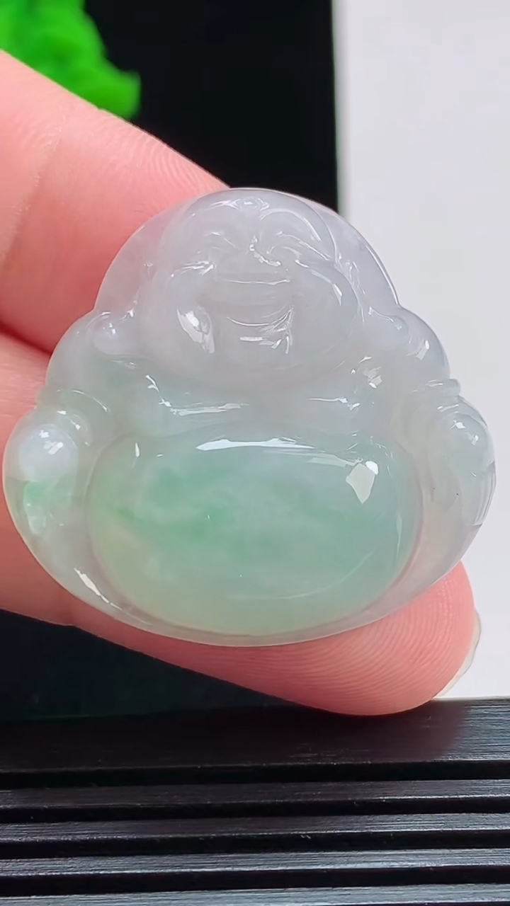 天然A货翡翠佛公吊坠，尺寸30-32.6-6 重量:9.49g
8月1日