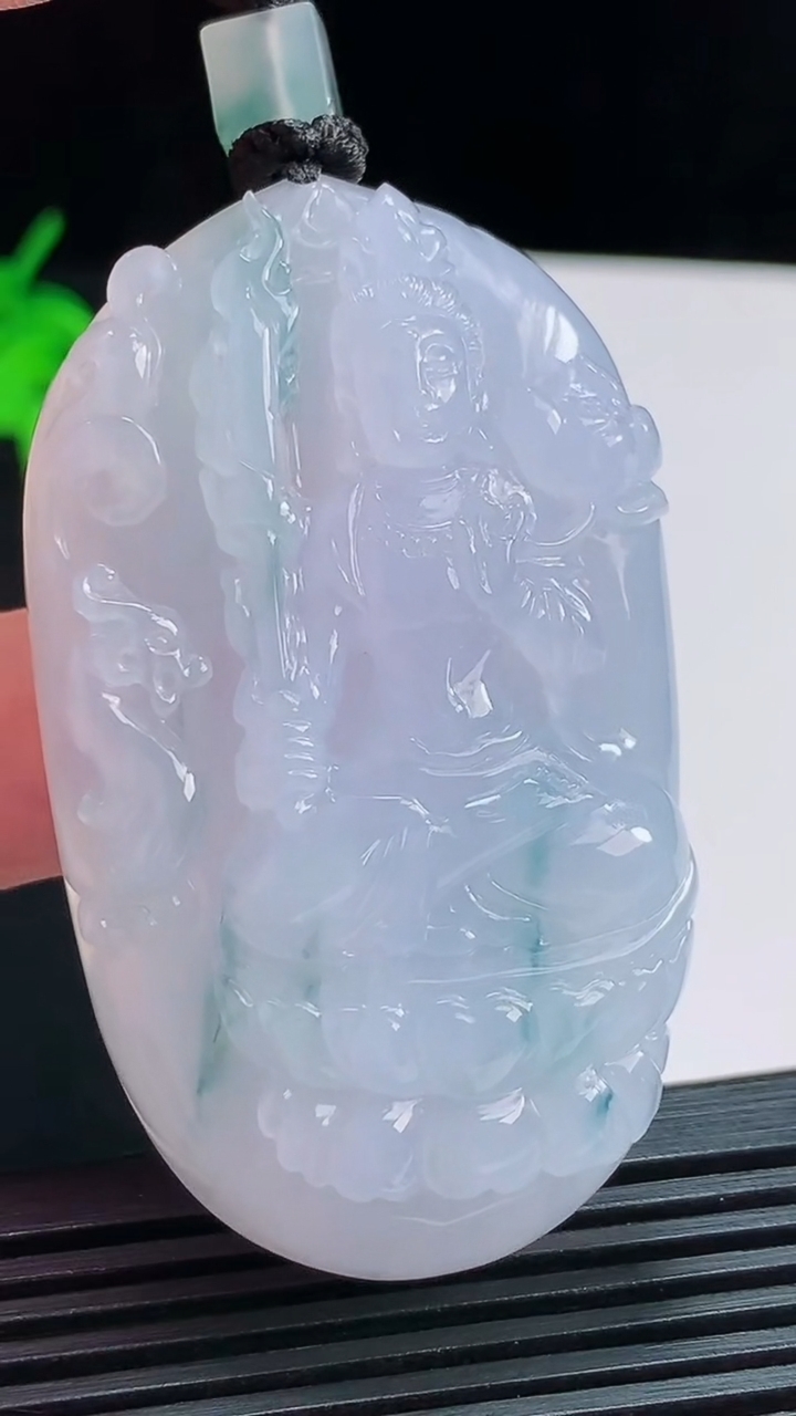 天然A货翡翠种紫罗兰 飘花虚空藏菩萨吊坠，尺寸58.6-34-12 重量:52.58g
8月1日
