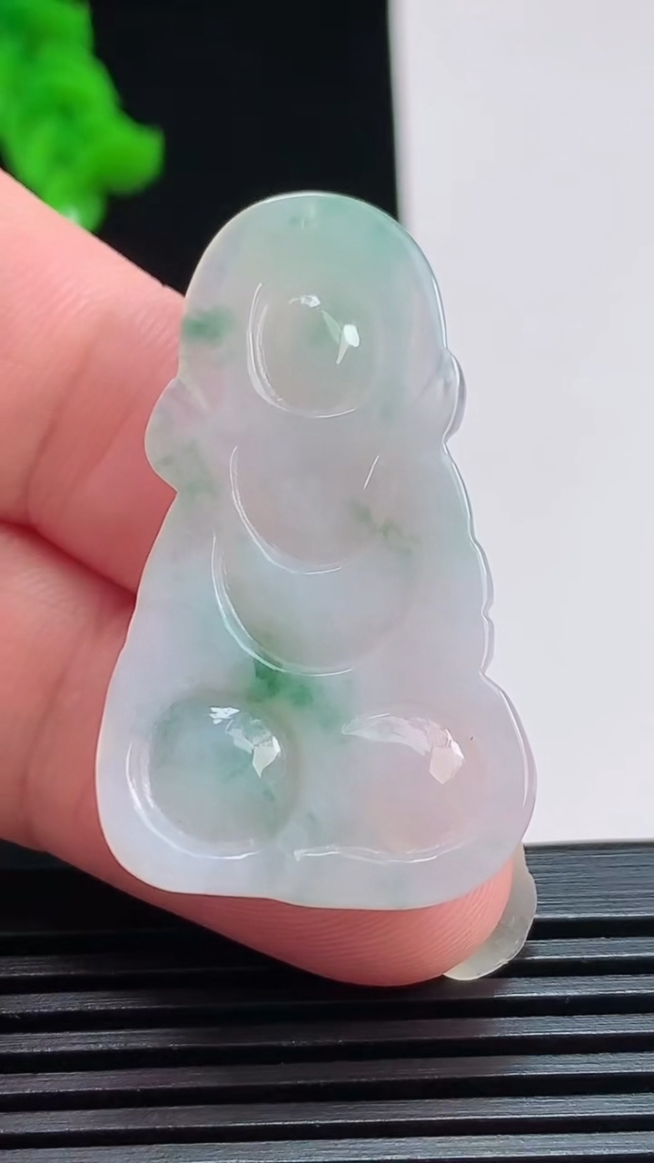 天然A货翡翠飘花文殊菩萨吊坠，尺寸40-23.6-4.6 重量:7.00g
8月1日
