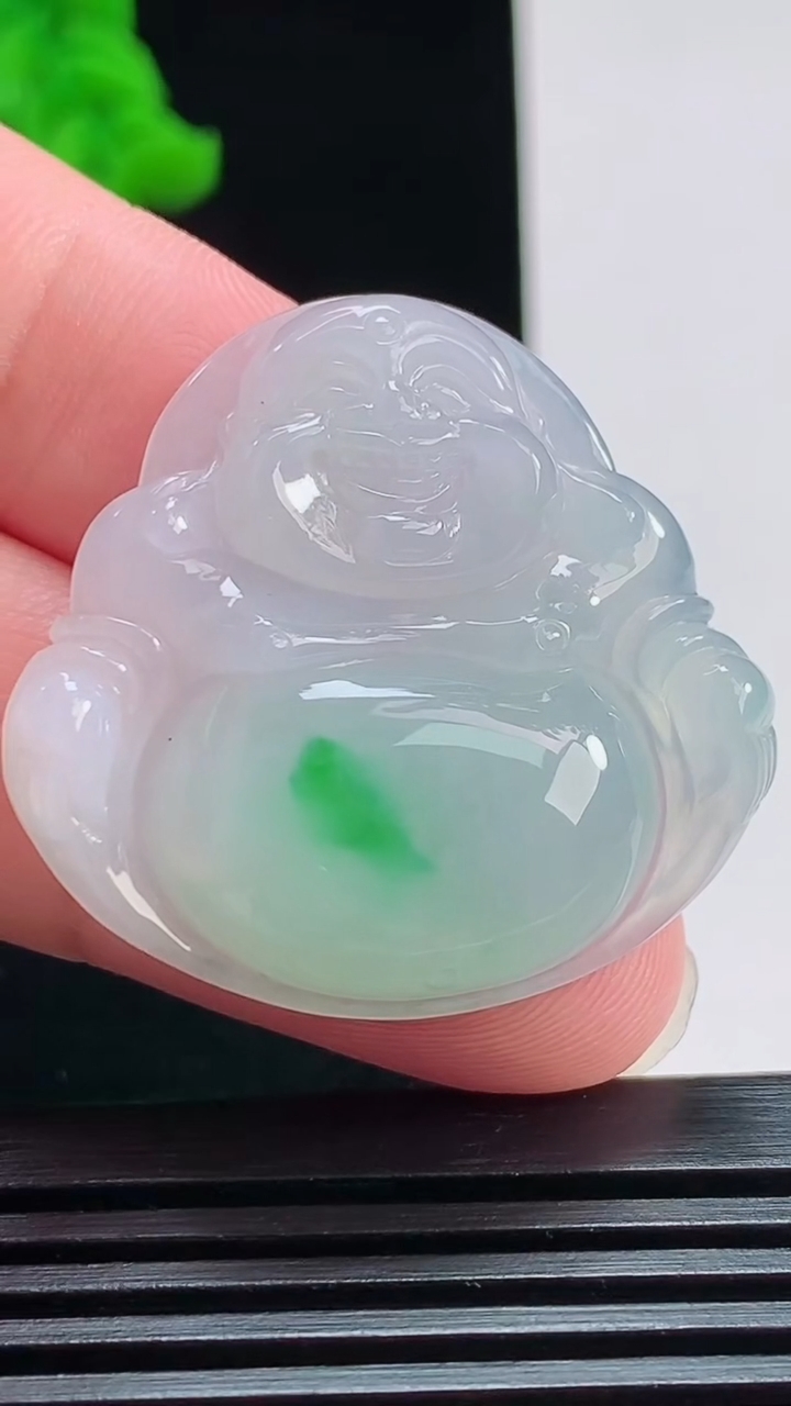 天然A货翡翠佛公吊坠，尺寸33-35-6 重量:10.60g
8月1日