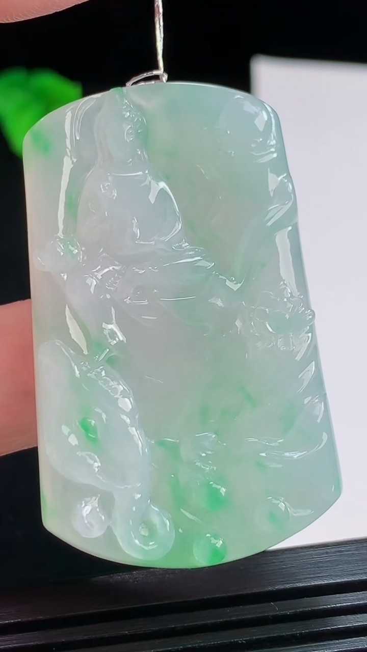 天然A货翡翠普贤菩萨吊坠，尺寸48-29.5-5.5 重量:19.37g
8月2日