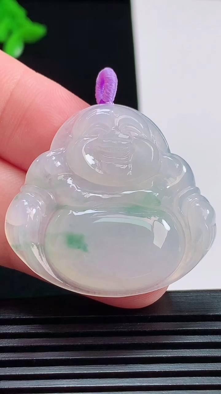 天然A货翡翠飘花佛公吊坠，尺寸32.6-35.6-5.2 重量:9.87g
8月3日