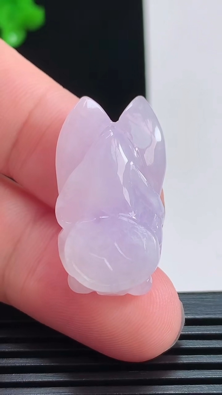 天然A货翡翠紫罗兰一鸣惊人吊坠，尺寸30-16-9 重量:8.20g
8月3日
