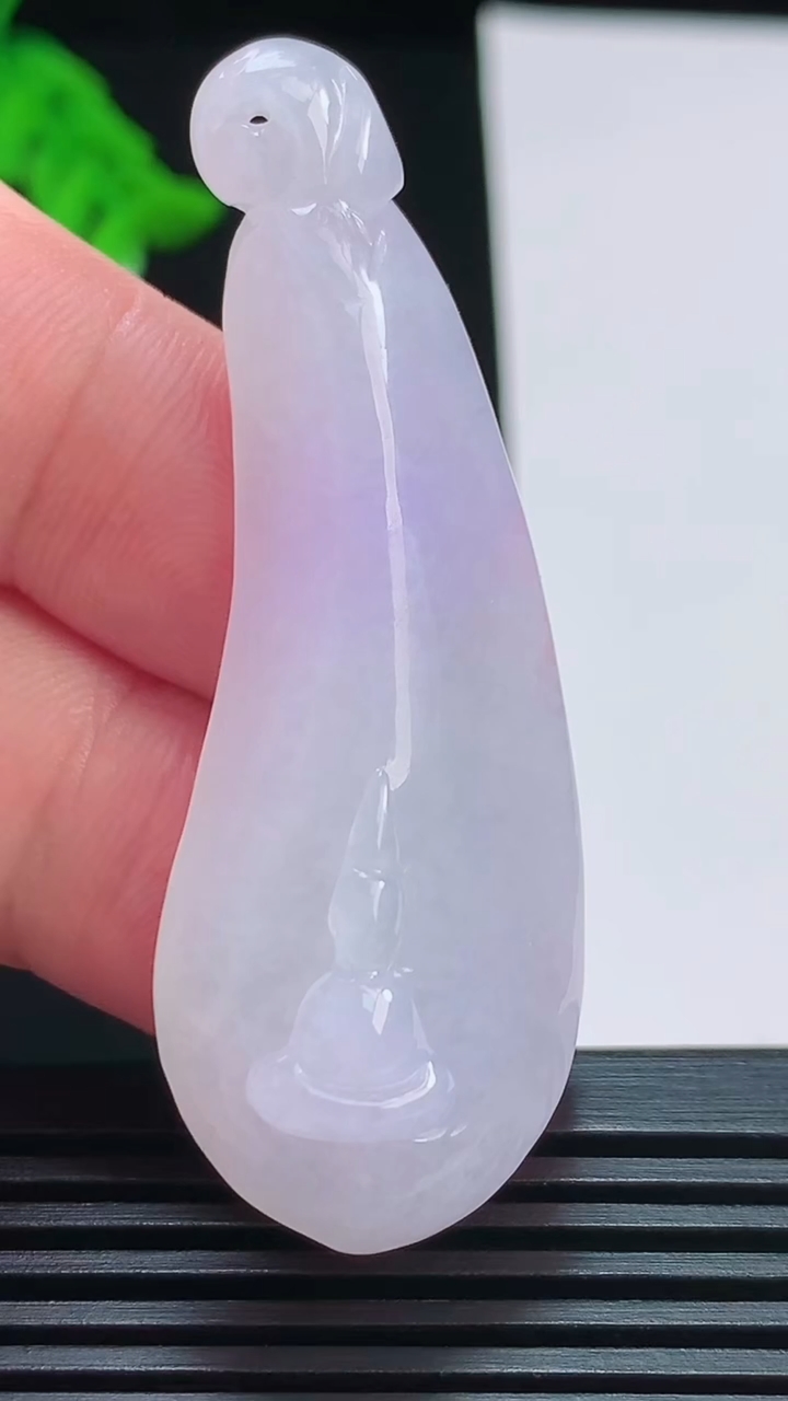 天然A货翡翠紫罗兰无相观音吊坠，尺寸57-20-10.6 重量:15.50g
8月3日