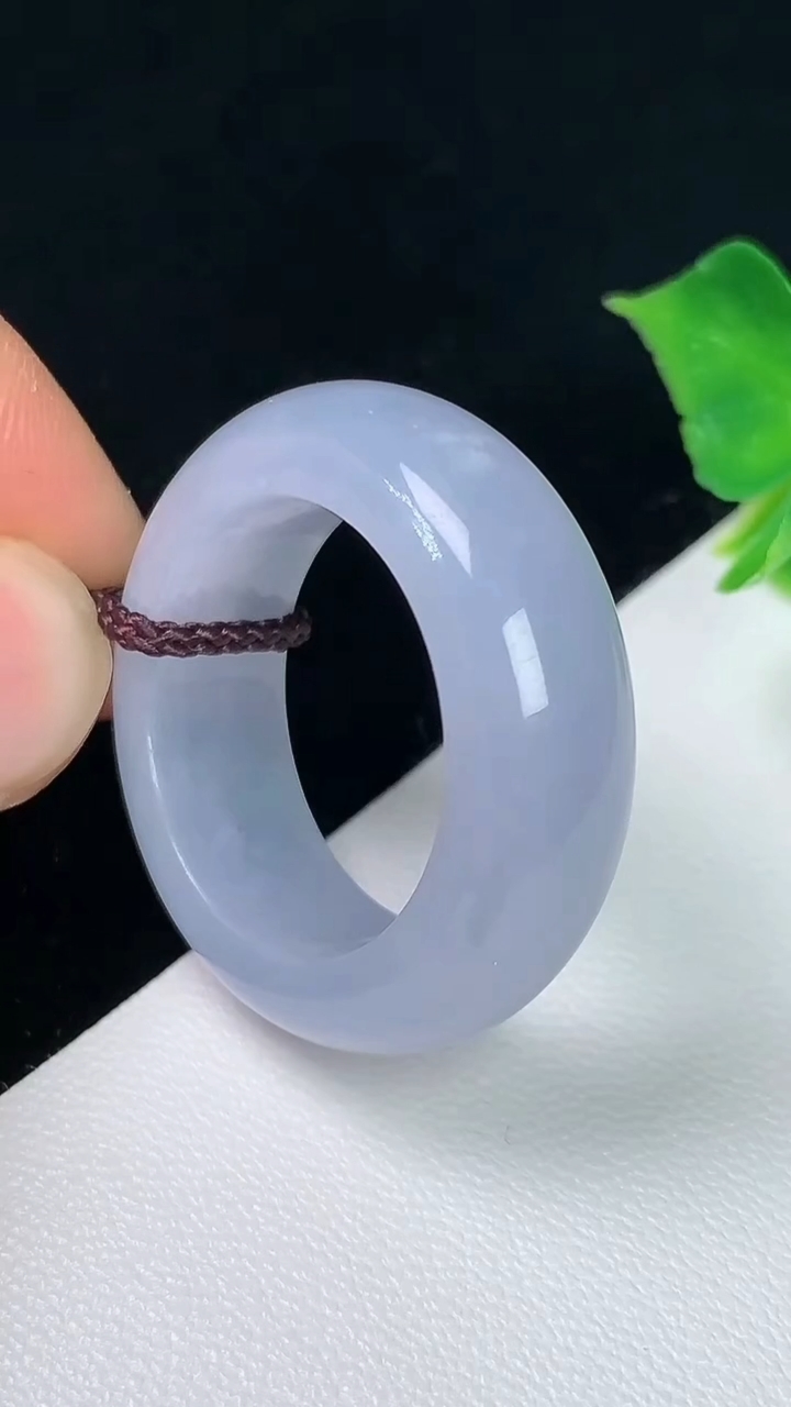 天然A货翡翠紫罗兰指环扳指，尺寸19.6-8.3-4.7，重量:8.73g2026年8月4日
工厂直