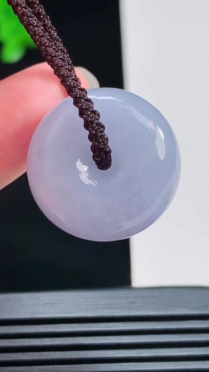 天然A货翡翠紫罗兰平安扣吊坠，尺寸23-12 重量:13.68g
8月6日
