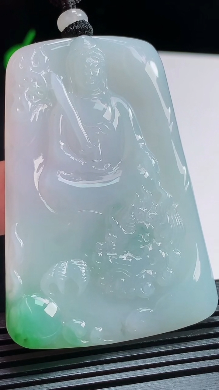 天然A货翡翠文殊菩萨吊坠，尺寸61-42.6-5.2 重量:34.46g
8月6日