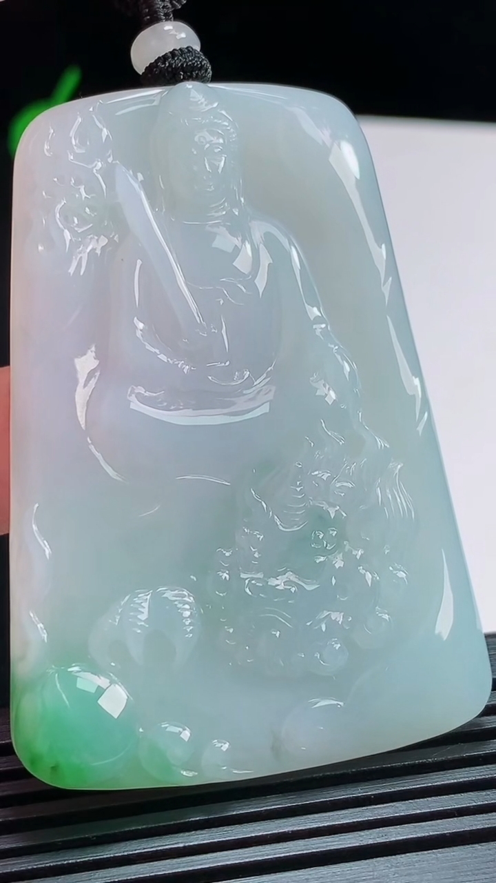 天然A货翡翠文殊菩萨吊坠，尺寸61-42.6-5.2 重量:34.46g
8月6日