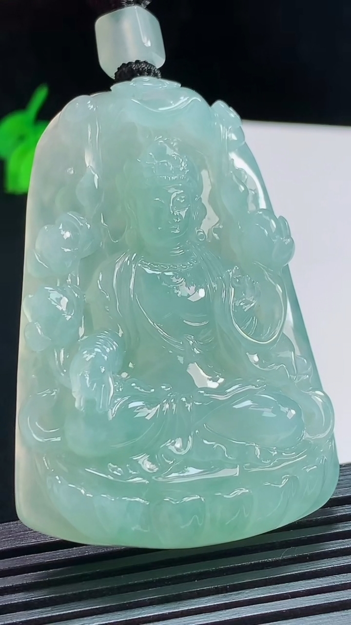天然A货翡翠大势至菩萨吊坠，尺寸58.6-40-11 重量:54.17g
8月6日