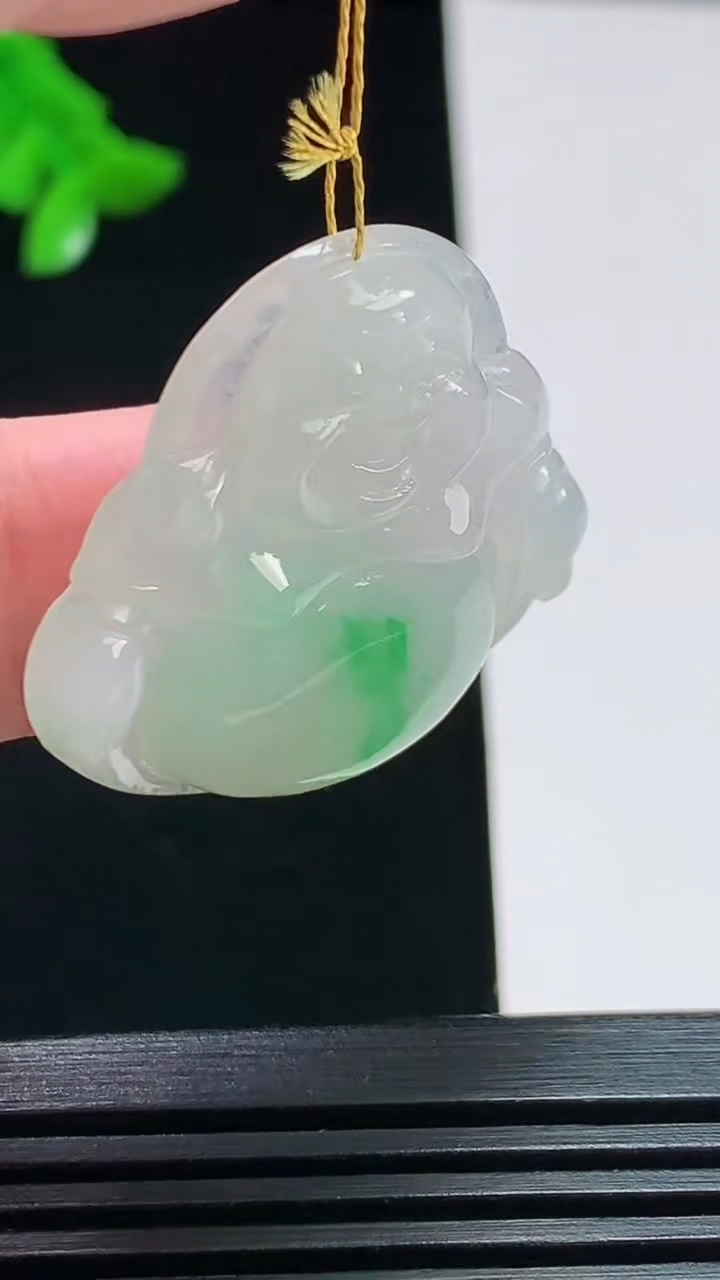 天然A货翡翠佛公吊坠，尺寸30-31.6-5.8 重量:8.16g
8月7日