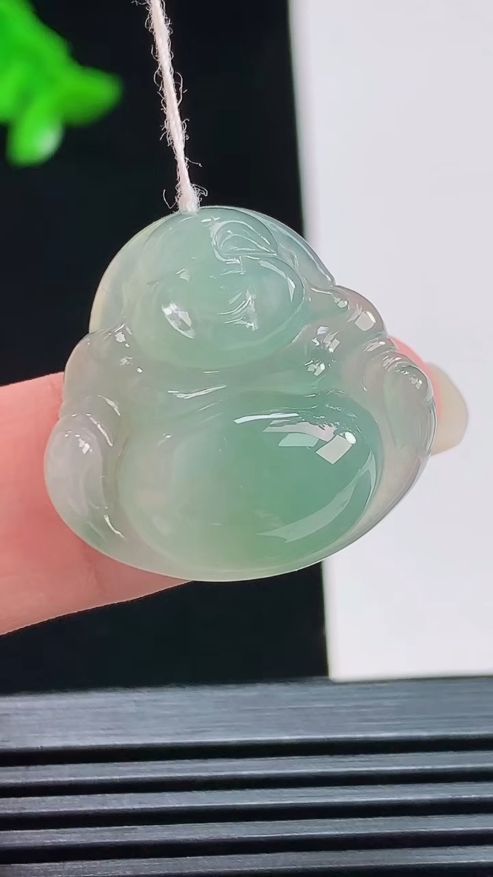 天然A货翡翠佛公吊坠，尺寸22.5-23.5-7 重量:6.18g
8月7日