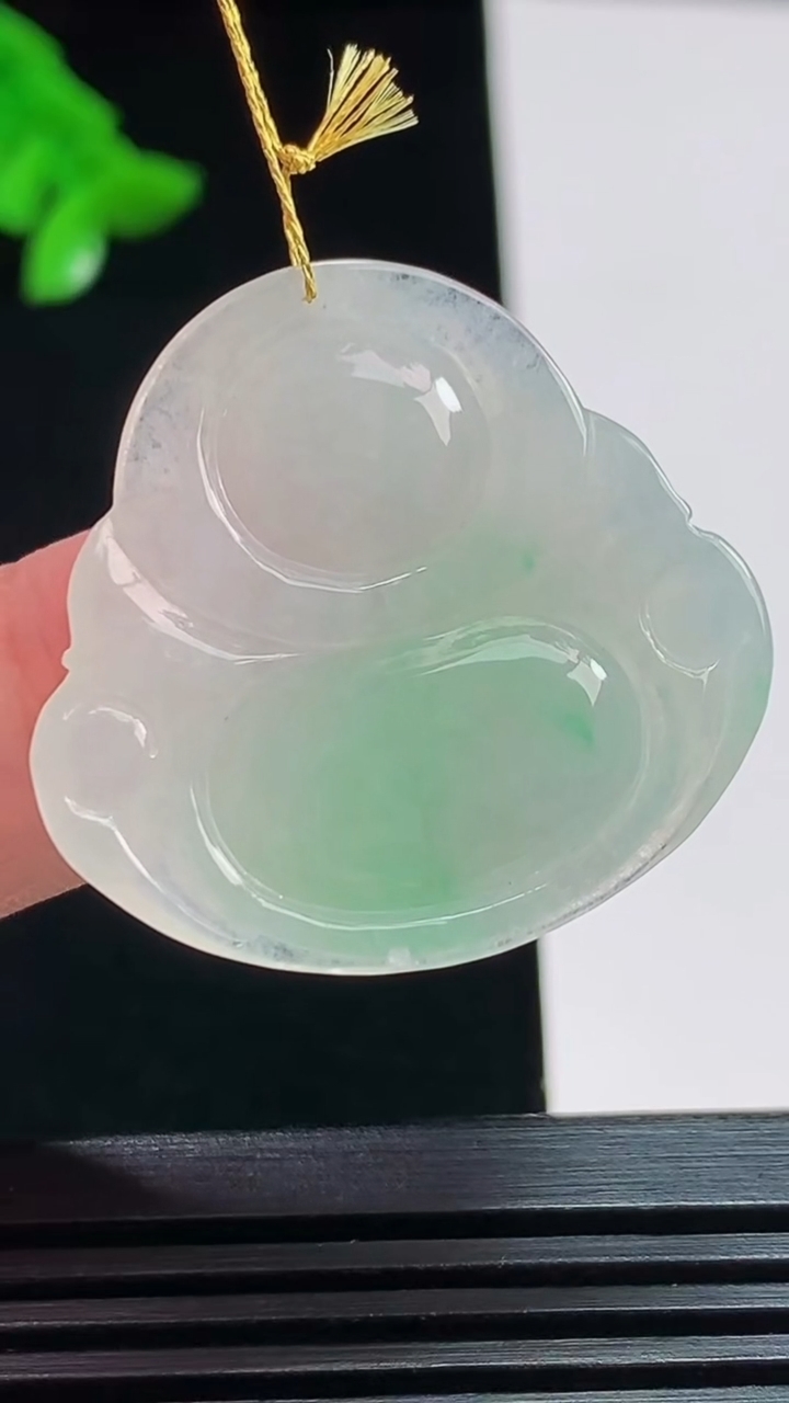 天然A货翡翠佛公吊坠，尺寸30-31.6-5.8 重量:8.16g
8月7日